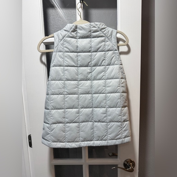 NWT Women's Burton Carbonate Insulated Vest - Picture 16 of 16